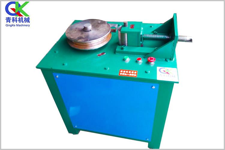 電動液壓彎管機除了具備彎管功能外，解體后還能將油缸作為液壓千斤頂使用